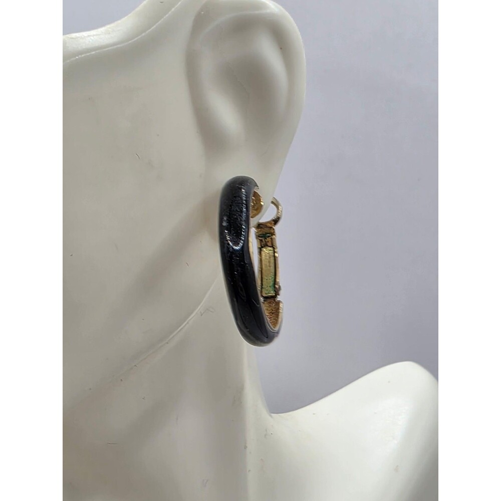Goldtone & Black Enamel Hoop Pierced Earrings Hinged Snap Clasp 1"